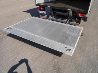 Iveco Daily 7,2t LKW Koffer Aufbau mit Ladebordwand