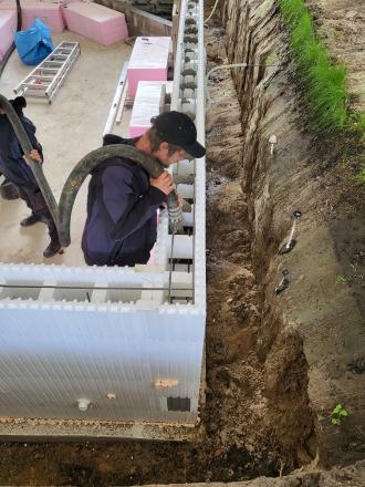 Pool-Verfüllung, Pool betonieren
