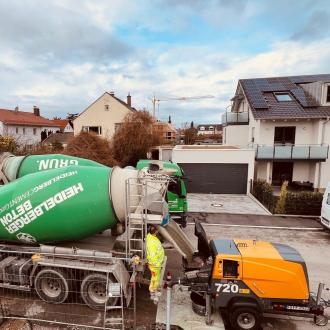 Betoneinbau und Bodenplatten betonieren