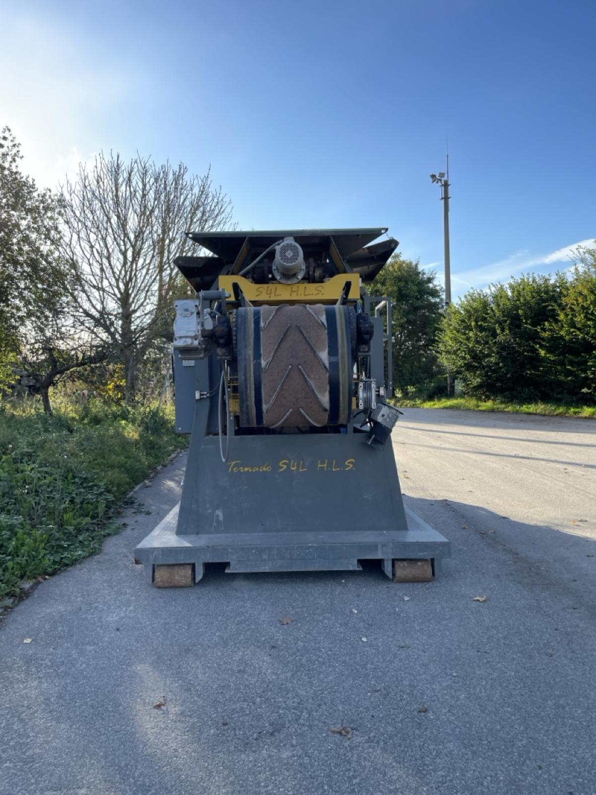 Leichtstoffabscheider Tornado 4 - containermobil
