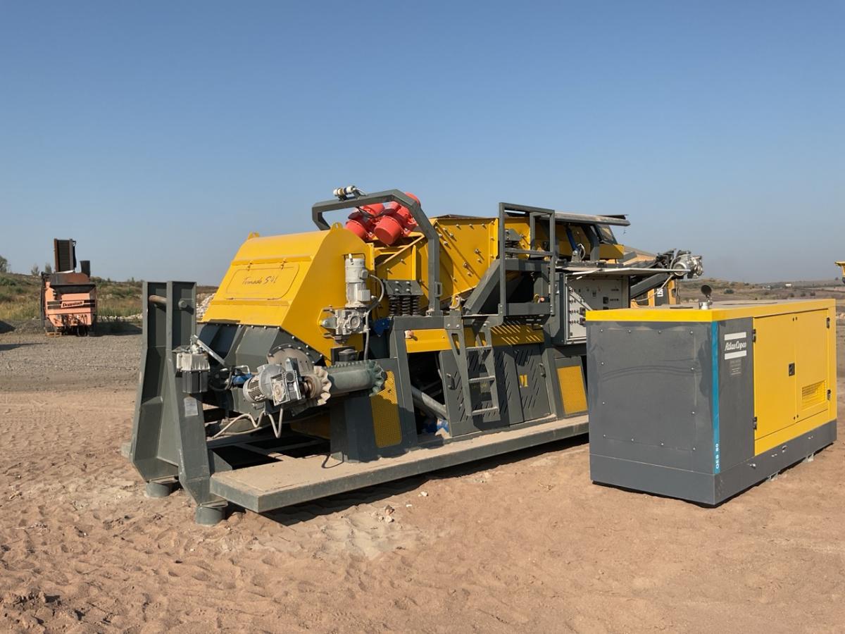 Leichtstoffabscheider Tornado 4 - containermobil
