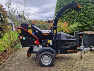 Holzhäcksler Häcksler Först ST6P mieten 