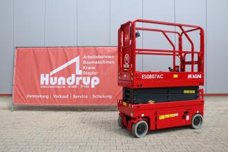 Podnośnik nożycowy o wysokości roboczej 7,80 m i szerokości zaledwie 76 cm (do użytku w pomieszczeniach) 