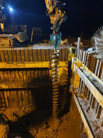 Urządzenie wiertnicze do koparki 