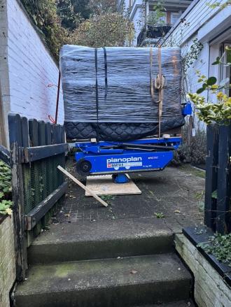 Wspinaczka po schodach, do: 600 kg I zawsze z 1 operatorem zapewnionym przez nas