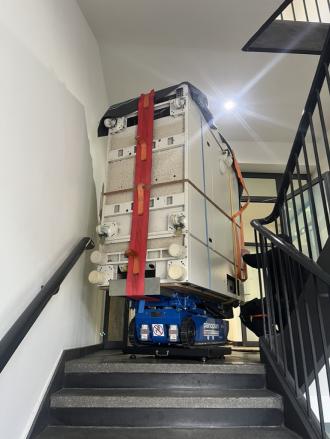 Wspinaczka po schodach, do: 600 kg I zawsze z 1 operatorem zapewnionym przez nas