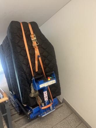 Wspinaczka po schodach, do: 600 kg I zawsze z 1 operatorem zapewnionym przez nas