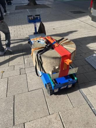 Wspinaczka po schodach, do: 600 kg I zawsze z 1 operatorem zapewnionym przez nas