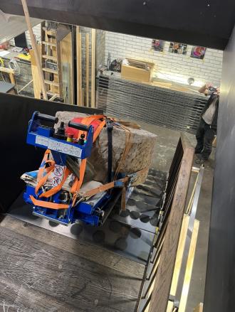 Wspinaczka po schodach, do: 600 kg I zawsze z 1 operatorem zapewnionym przez nas