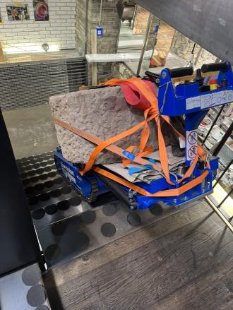 Wspinaczka po schodach, do: 600 kg I zawsze z 1 operatorem zapewnionym przez nas