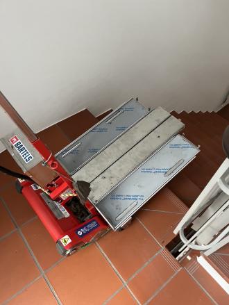 Wspinaczka po schodach, do: 400 kg I zawsze z 1 operatorem zapewnionym przez nas