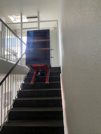 Wspinaczka po schodach, do: 400 kg I zawsze z 1 operatorem zapewnionym przez nas