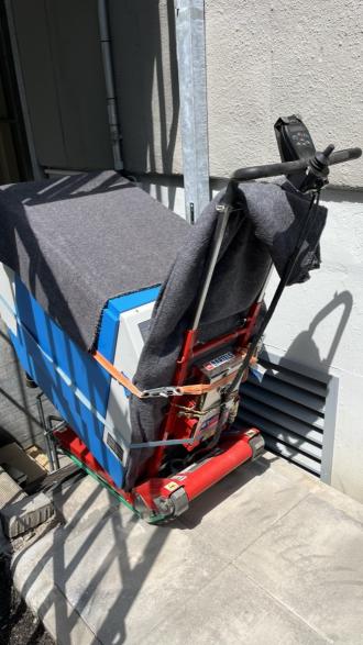 Wspinaczka po schodach, do: 400 kg I zawsze z 1 operatorem zapewnionym przez nas