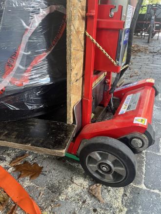 Wspinaczka po schodach, do: 400 kg I zawsze z 1 operatorem zapewnionym przez nas