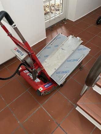Wspinaczka po schodach, do: 400 kg I zawsze z 1 operatorem zapewnionym przez nas