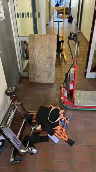 Wspinaczka po schodach, do: 400 kg I zawsze z 1 operatorem zapewnionym przez nas