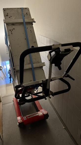 Wspinaczka po schodach, do: 400 kg I zawsze z 1 operatorem zapewnionym przez nas