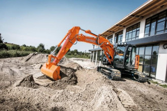 Hitachi ZX135 