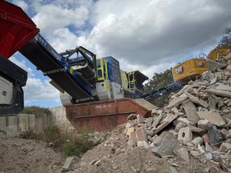 Kettenmobiler Backenbrecher