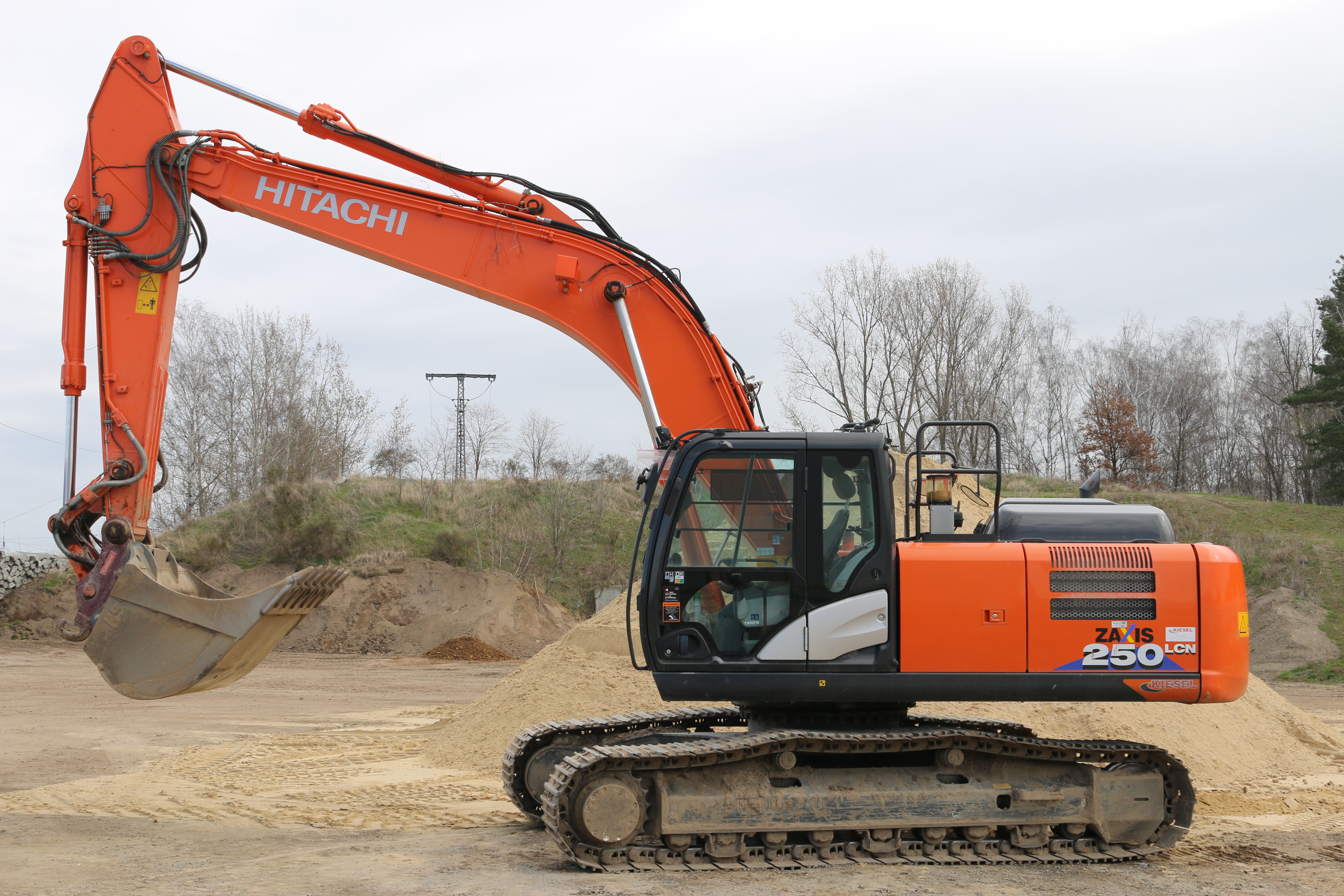 Kettenbagger Hitachi ZX250-6 mieten
