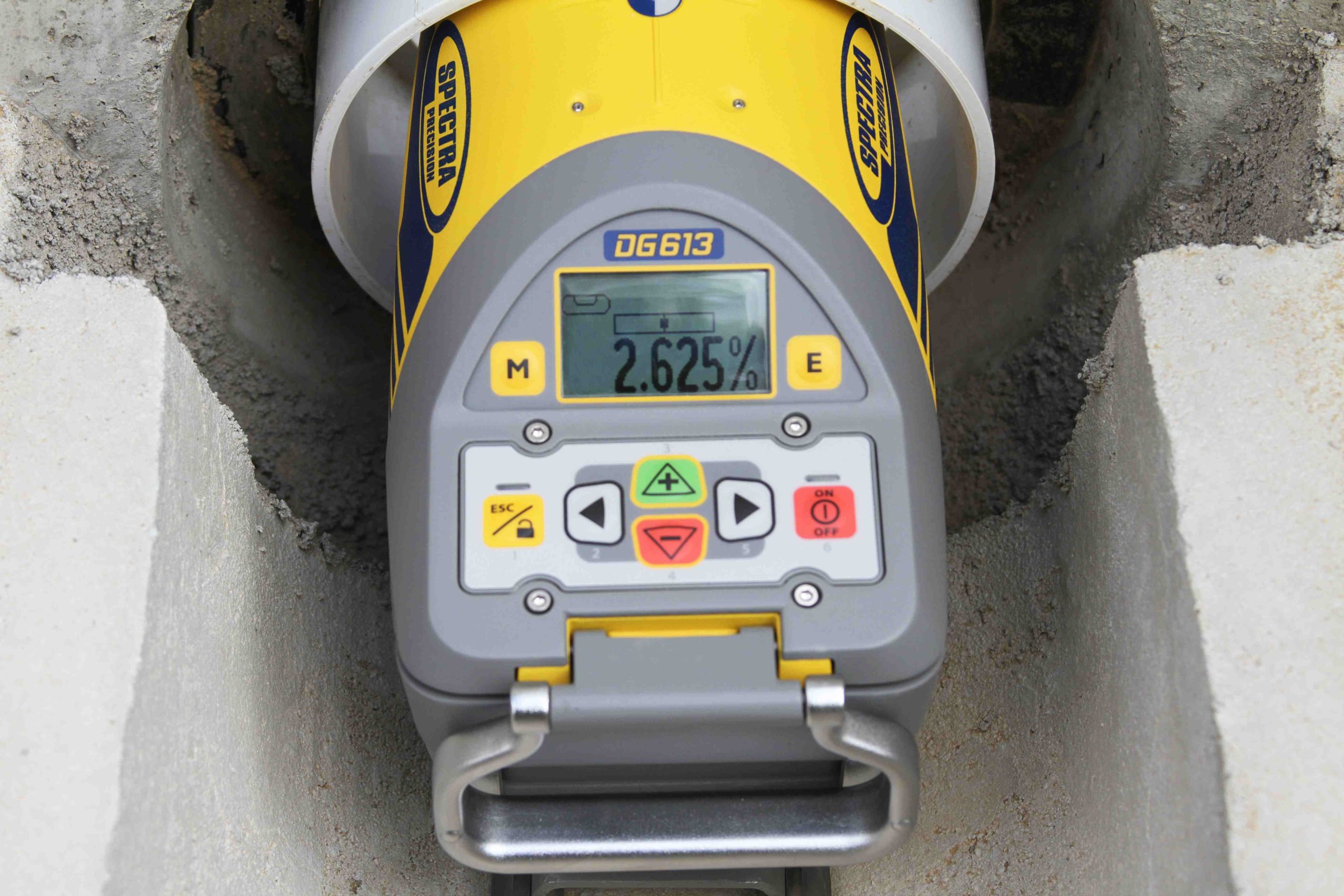 Spectra DG613LC2 Kanalbaulaser mieten