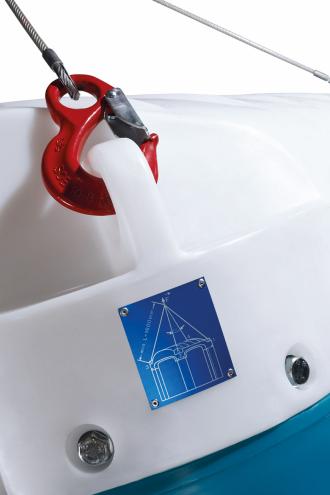 TOI® FRESH Toilettenkabinen mit WC und Urinal sowie Spiegel und Kleiderhaken
