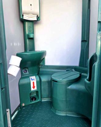 Toilettenkabinen mit Handwaschbecken - fühldichkini Kini Heisl: Dei scheens "Dixi Klo" (für Event, Baustelle, private Feier, Gartenparty, Freizeitgelände)