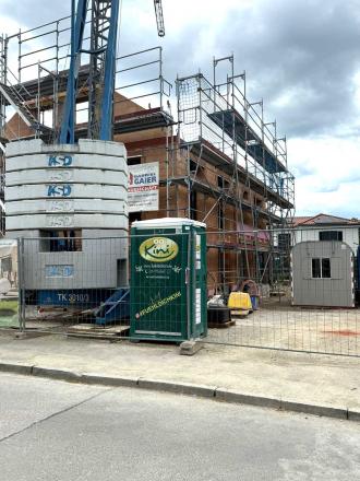 Toilettenkabinen ohne Handwaschbecken - Kini Hüttn: Dei oafachs Dixi Klo (für Event, Baustelle und Feier)