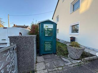 Toilettenkabinen ohne Handwaschbecken - fühldichkini Kini Hüttn: Dei oafachs, aber scheens "Dixi Klo" (perfekt für Hausbau und Großbaustelle)