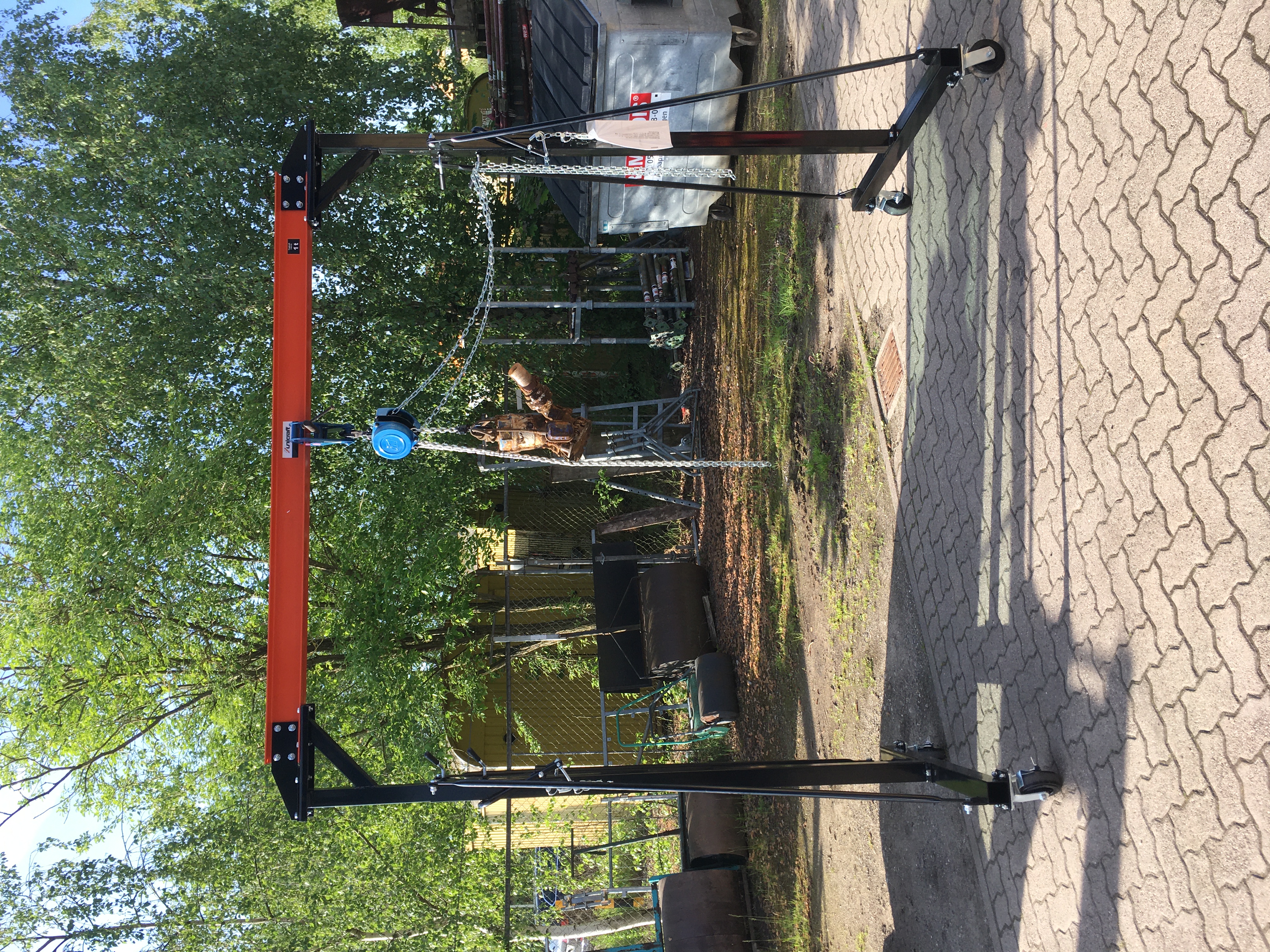 Portal-Kran 1 to rollbar Kettenzug mieten