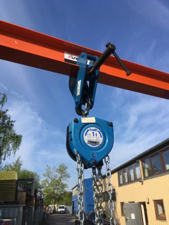 Portal-Kran 1 to rollbar Kettenzug